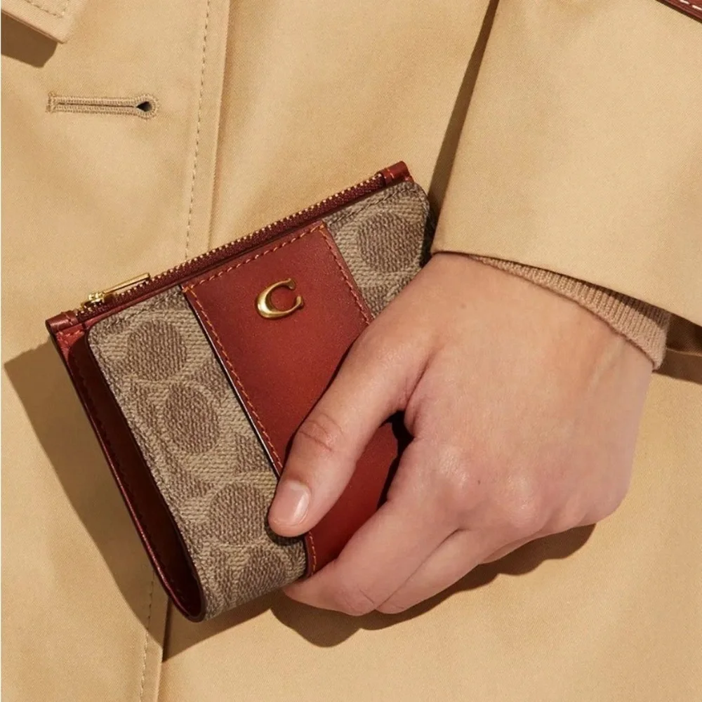 Coach 1941 Signature Logo Bi-Fold Classic Small Wallet Leather AUTHENTIC
